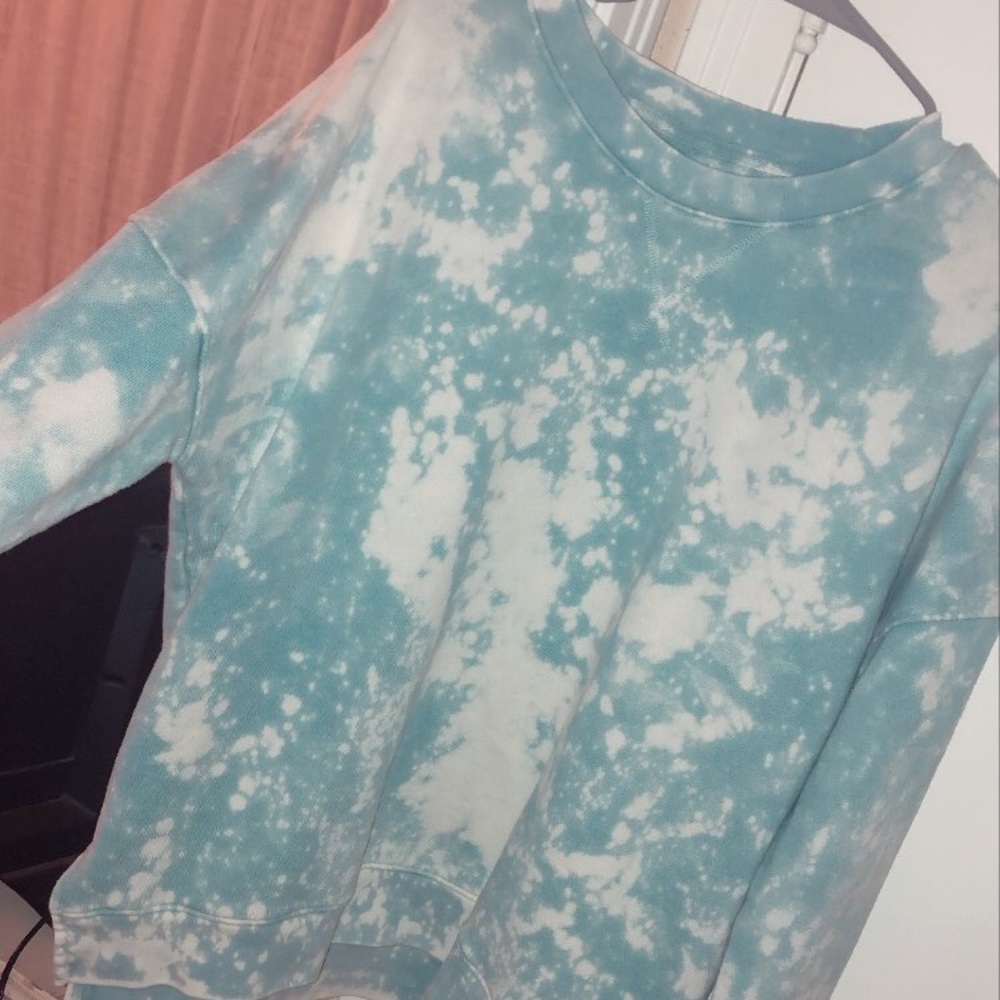 Acid wash sweatshirt